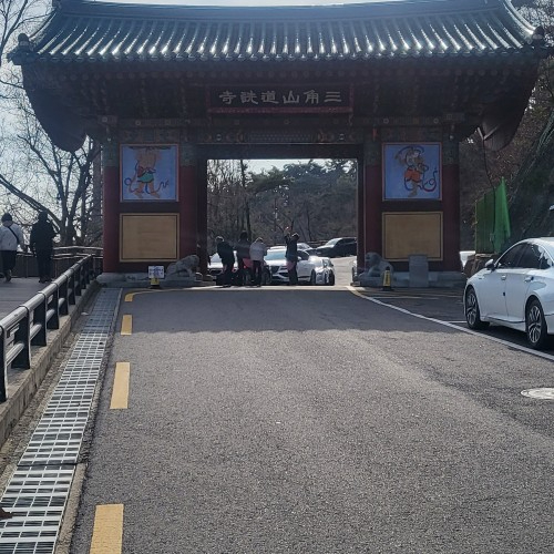 삼각산 도선사 일주문.jpg