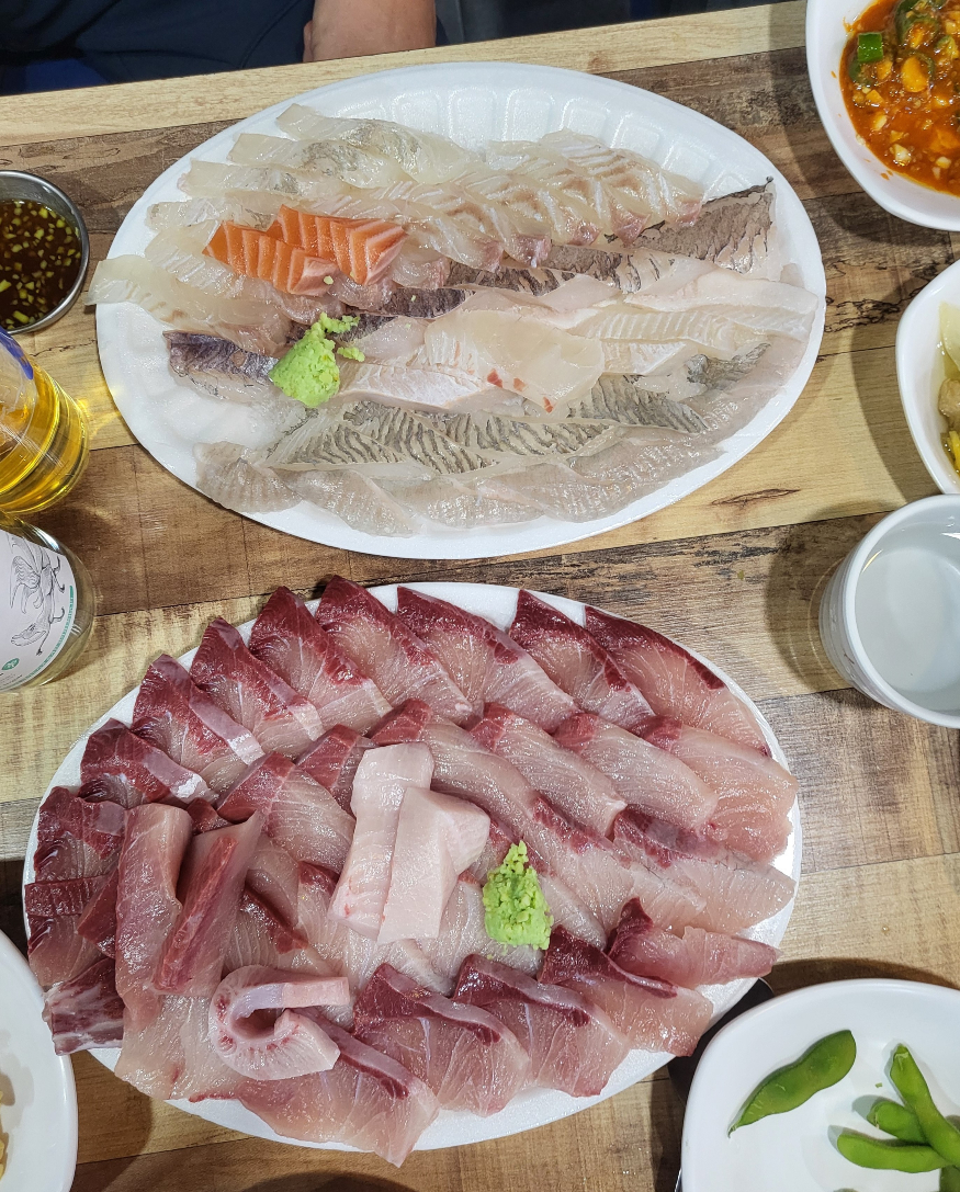 모둠회와 방어.jpg